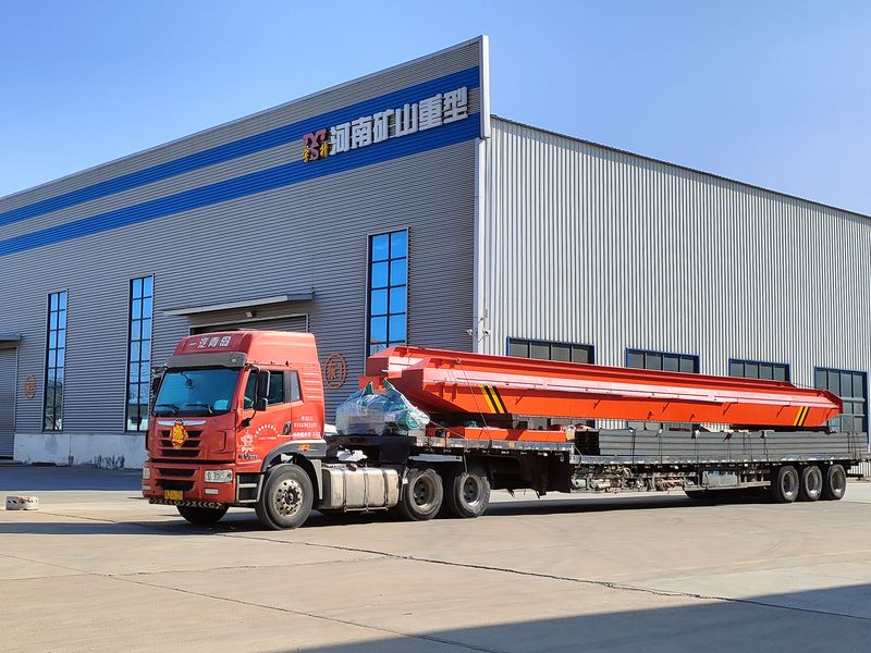 電動(dòng)單梁起重機(jī)，LD20t-26.8m，4臺(tái)，發(fā)往石家莊交付客戶使用。
