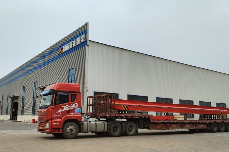 電動(dòng)單梁起重機(jī)3臺(tái) LD5t—16.8m LD3t—16.5m /2臺(tái) 制作完成，發(fā)往江西南昌交付客戶(hù)使用。