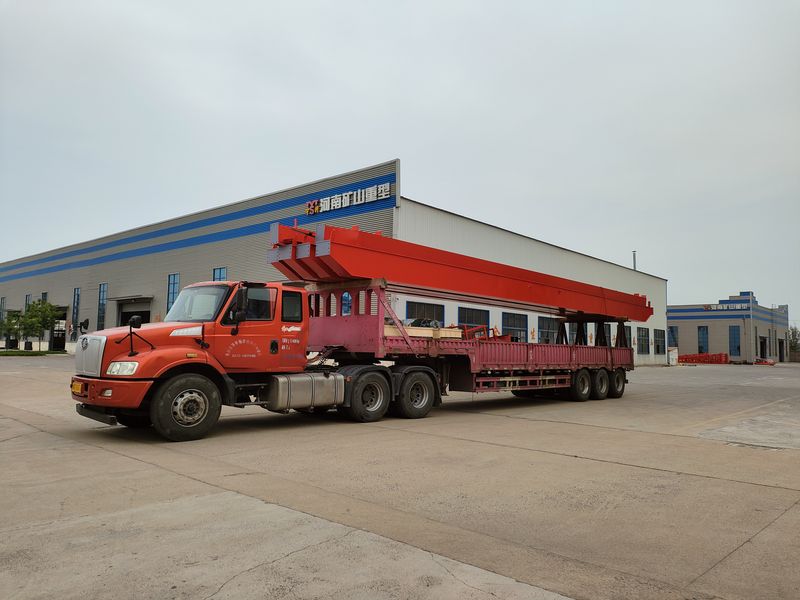 電動(dòng)葫蘆橋式起重機(jī) 3臺(tái) LH5t-17m 制作完成，發(fā)往河南漯河交付客戶(hù)使用。