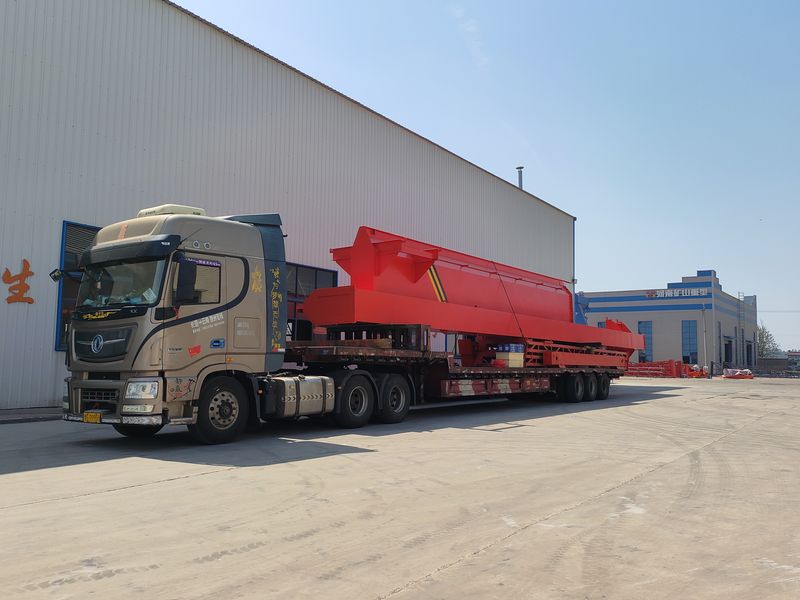 電動(dòng)葫蘆門(mén)式起重機(jī) MHxh16t—32m 制作完成，發(fā)往新疆交付客戶(hù)使用。
